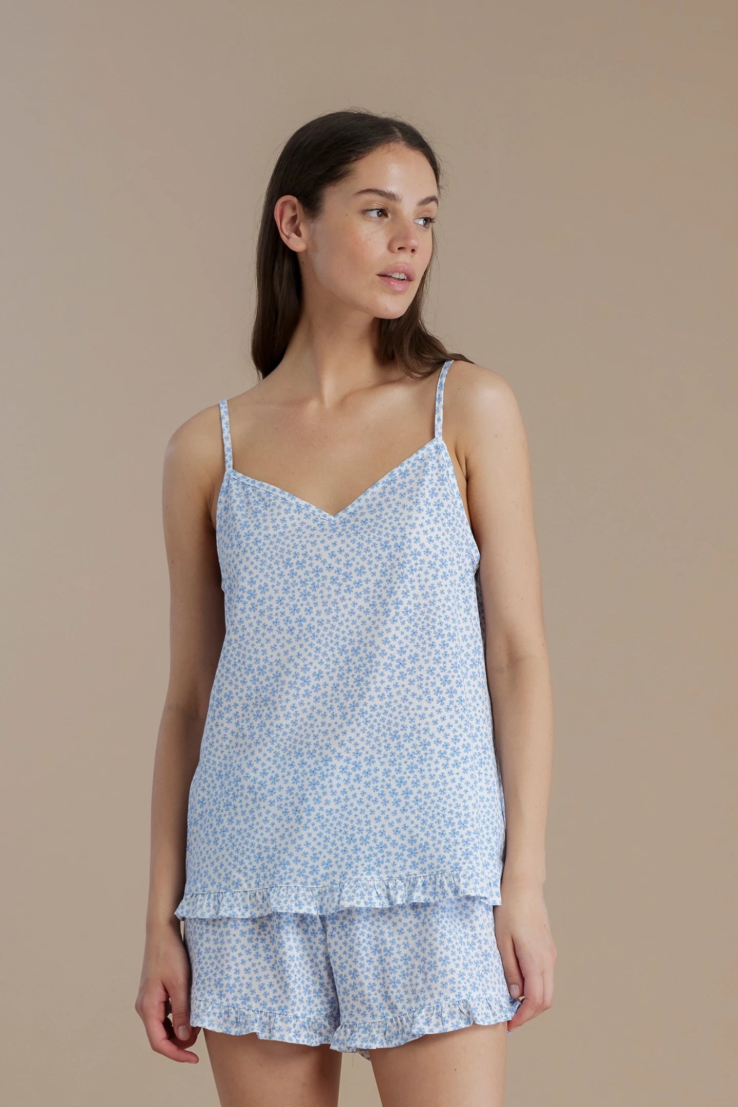 Pigiama donna in cotone con top bretellina e pantalone corto articolo violet