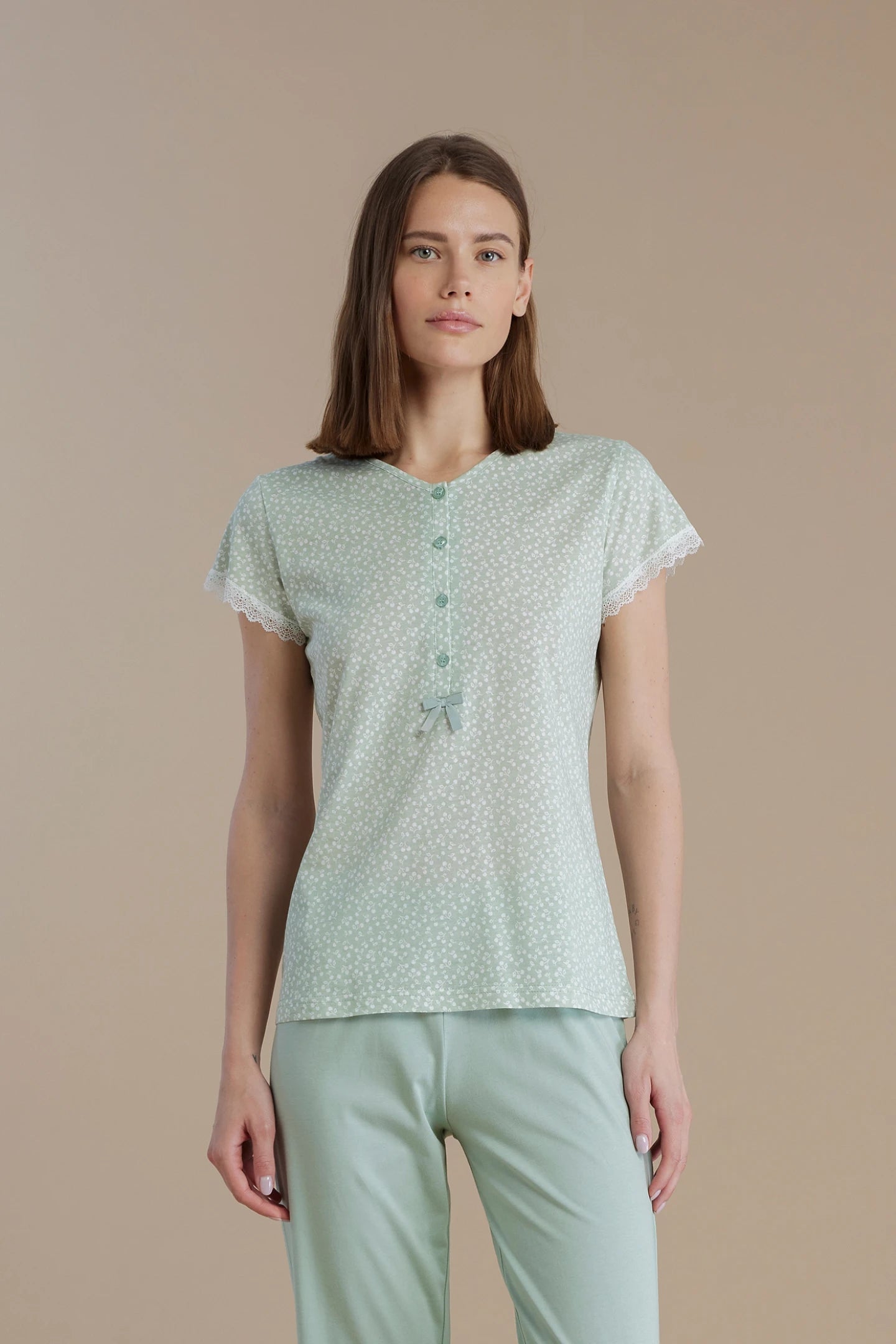 Pigiama donna in cotone con top manica corta e pantalone lungo senza polsini
