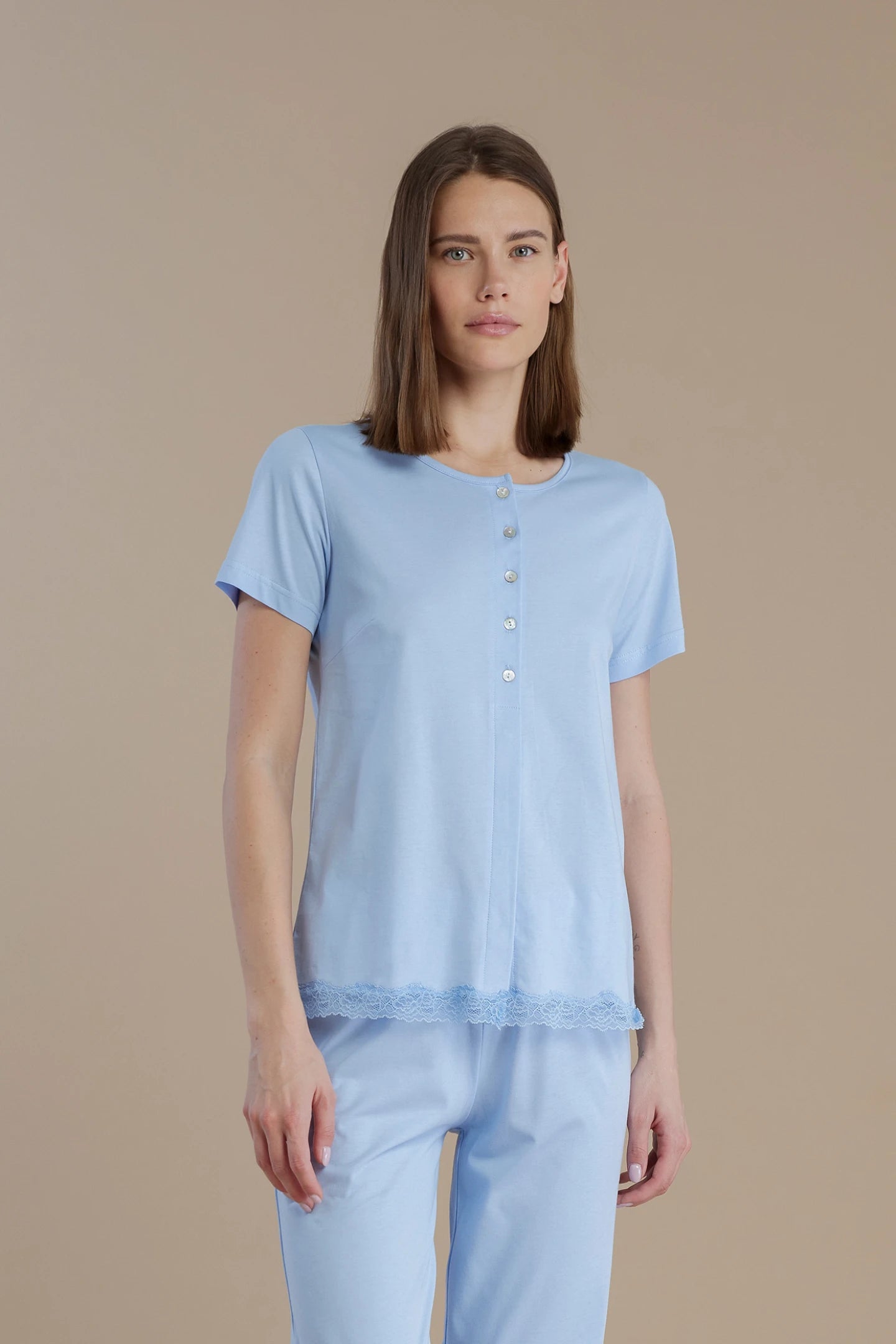 Pigiama donna in cotone maniche corte, abbottonatura frontale e pantaloni lungo