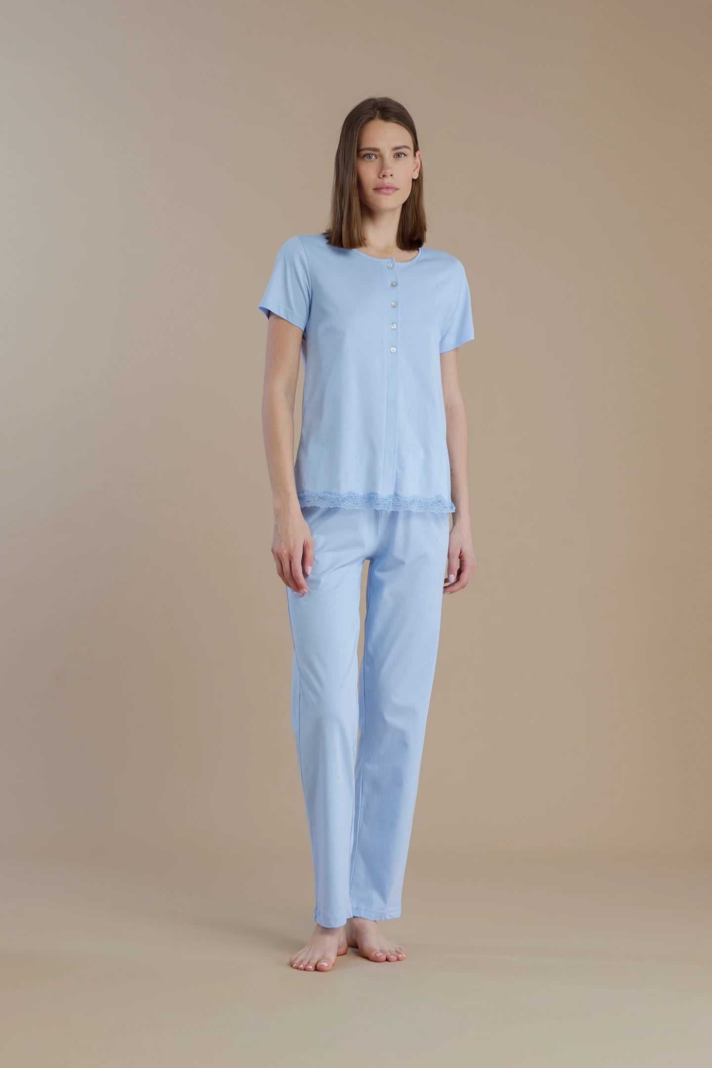 Pigiama donna in cotone maniche corte, abbottonatura frontale e pantaloni lungo