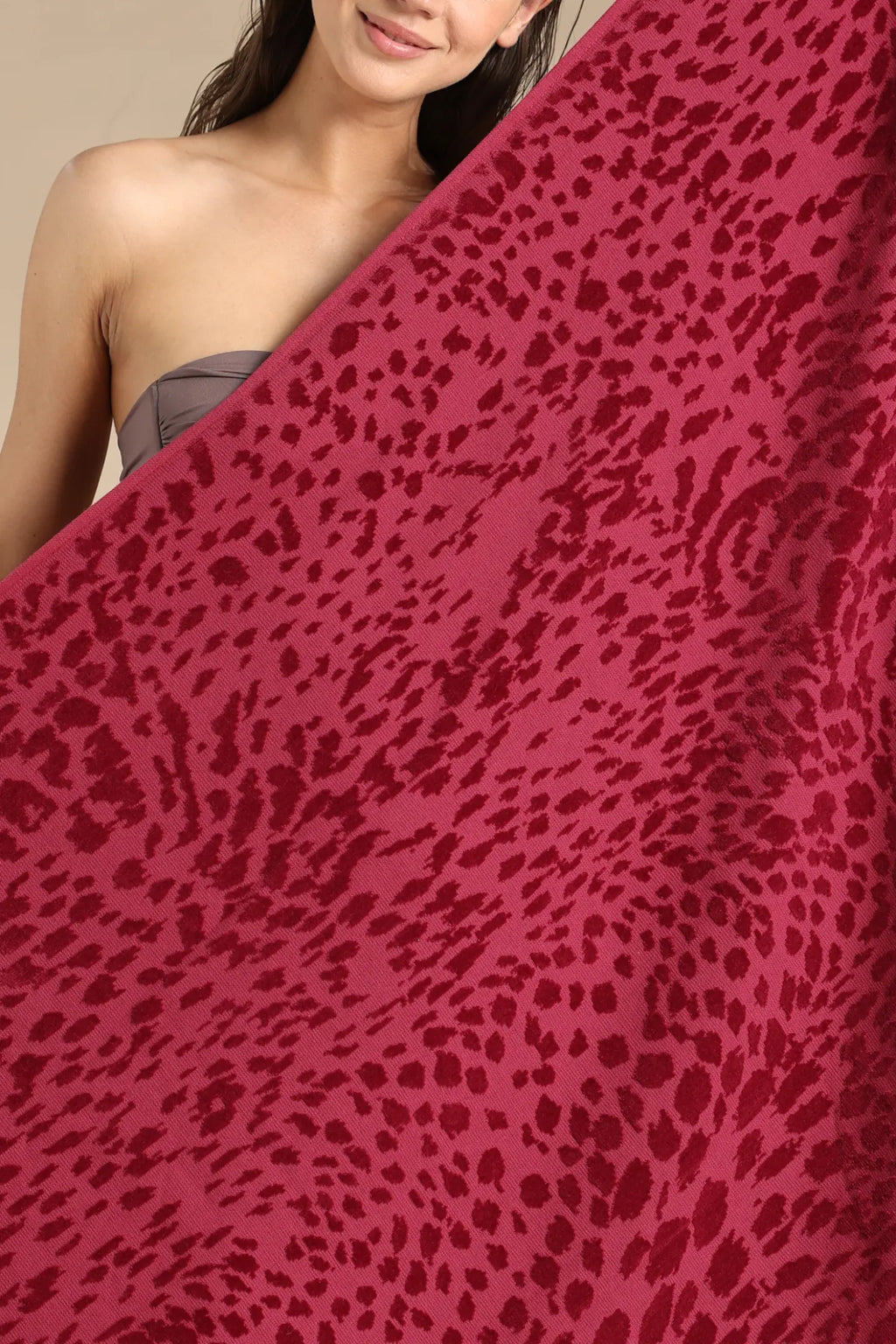 Telo mare in spugna velour rasato 90 x 170 cm articolo maculato.