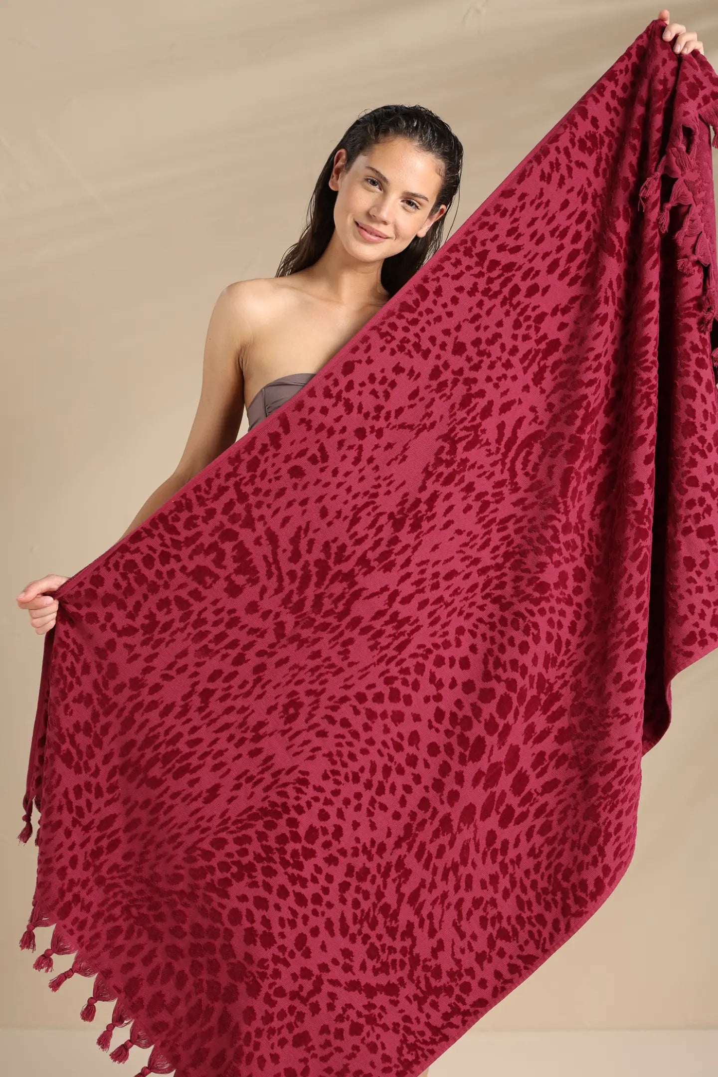 Telo mare in spugna velour rasato 90 x 170 cm articolo maculato.