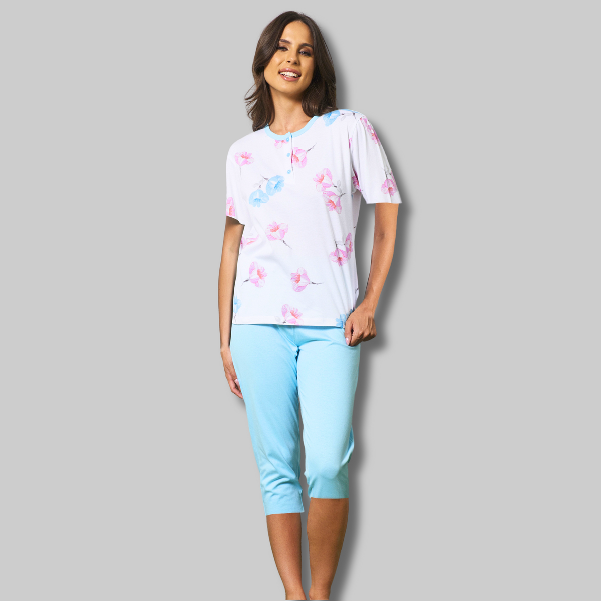 Pigiama da donna calibrato mezza manica con pinocchietto 100% Cotone - Azzurro