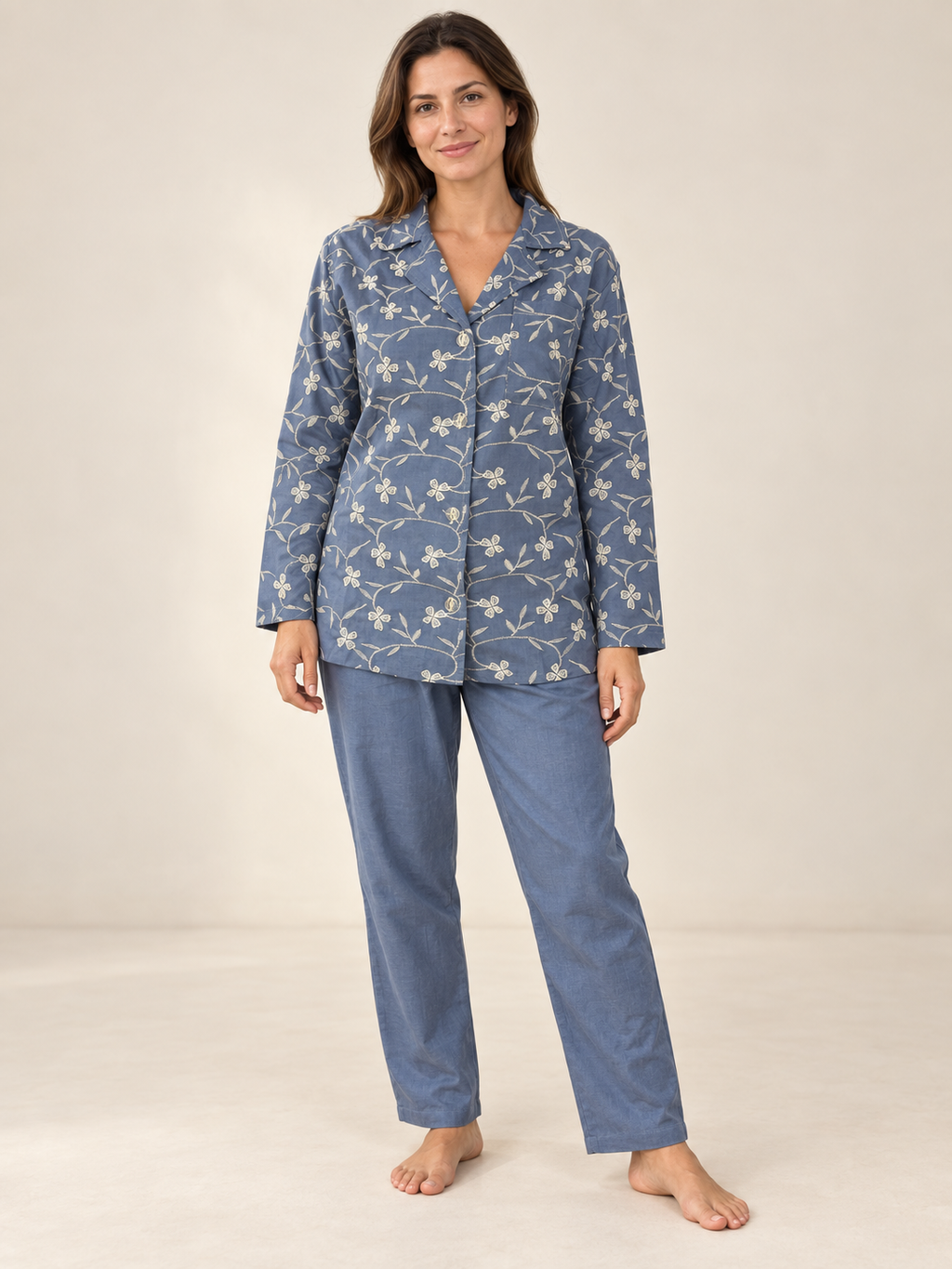 Pigiama donna lungo con ricami floreali